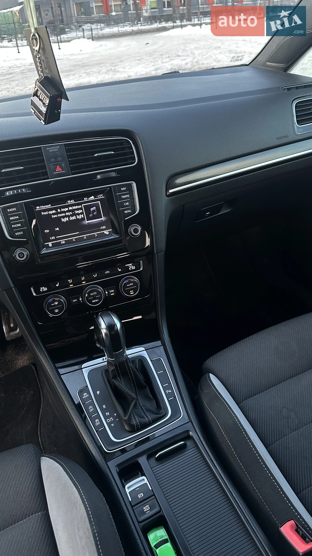 2015 Volkswagen Golf R - мініатюра 25