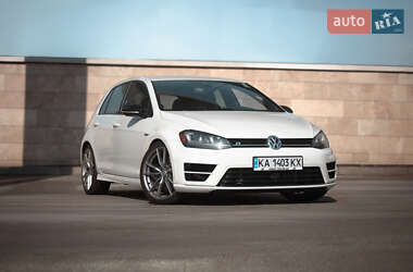 Хэтчбек Volkswagen Golf R 2016 в Киеве