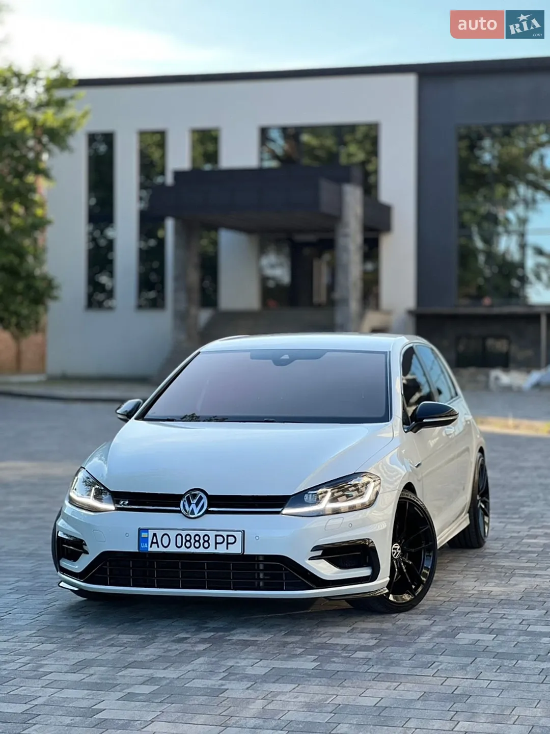 2017 Volkswagen Golf R - мініатюра 3