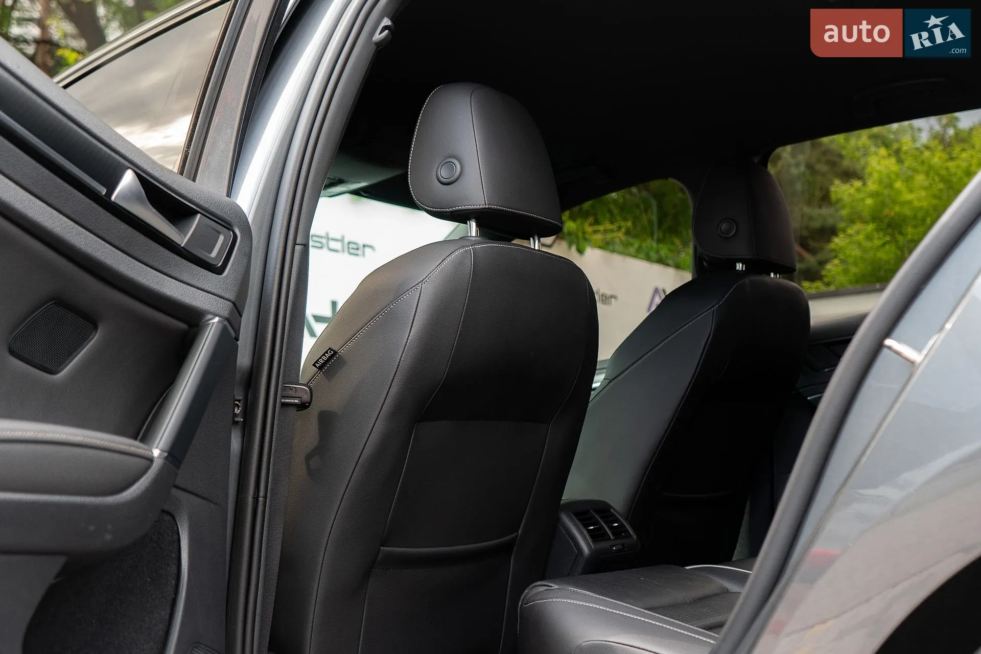 2019 Volkswagen Golf R - мініатюра 32