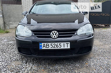 Хэтчбек Volkswagen Golf V 2004 в Виннице