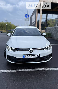 Хетчбек Volkswagen Golf VIII 2022 в Дніпрі
