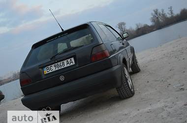 Хэтчбек Volkswagen Golf 1987 в 