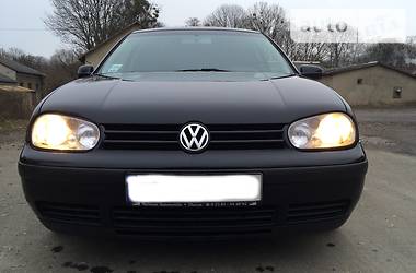 Хэтчбек Volkswagen Golf 2002 в Львове