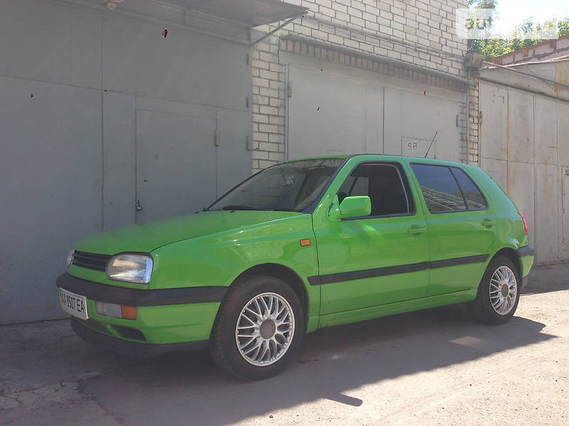 Хэтчбек Volkswagen Golf 1994 в Киеве