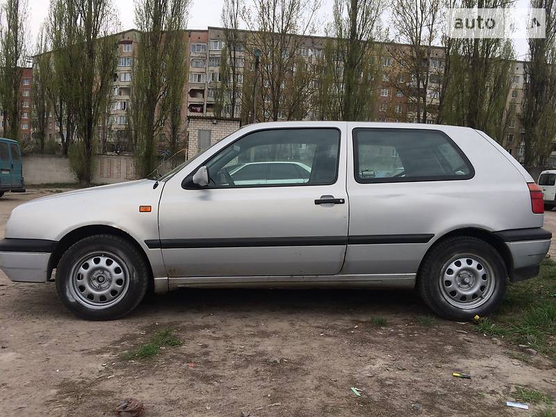 Хетчбек Volkswagen Golf 1994 в Рівному