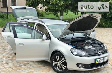 Универсал Volkswagen Golf 2010 в Киеве