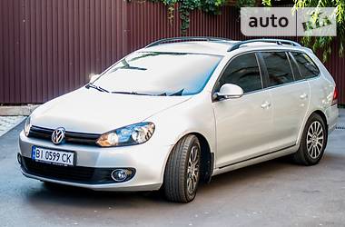 Универсал Volkswagen Golf 2010 в Полтаве