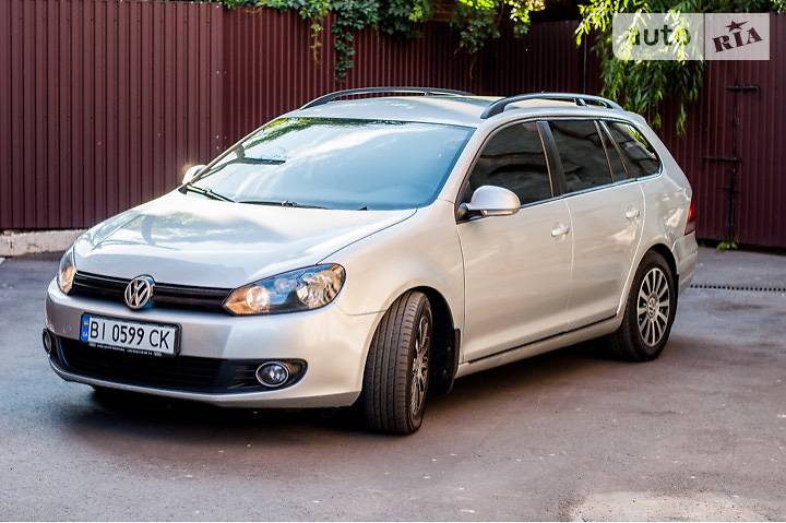 Универсал Volkswagen Golf 2010 в Полтаве