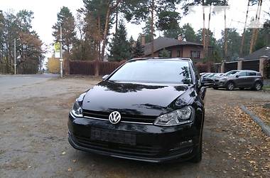 Хэтчбек Volkswagen Golf 2016 в Киеве