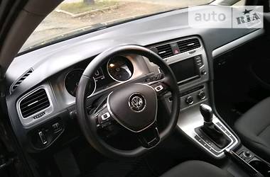 Хэтчбек Volkswagen Golf 2016 в Киеве