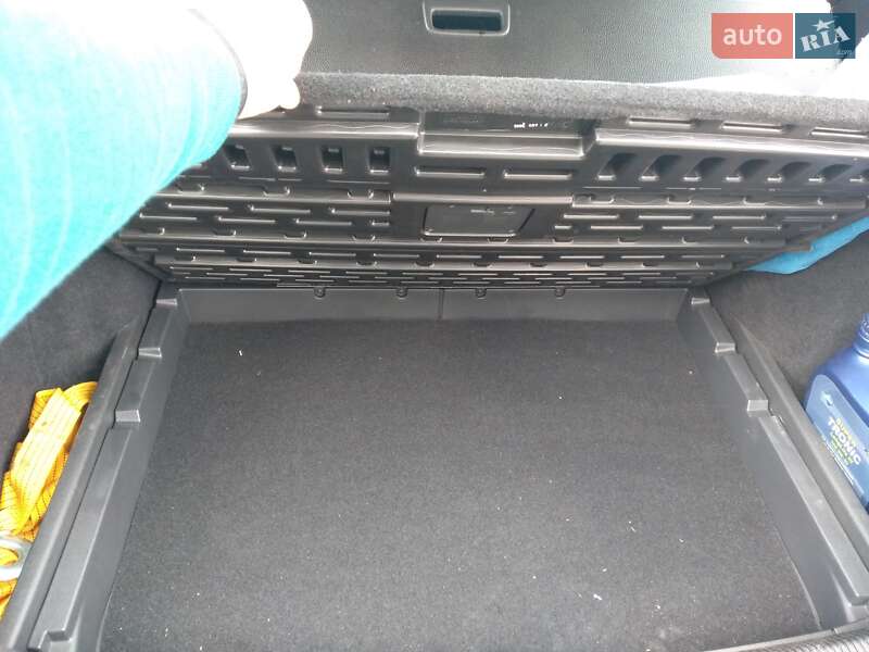 Универсал Volkswagen Golf 2011 в Киеве