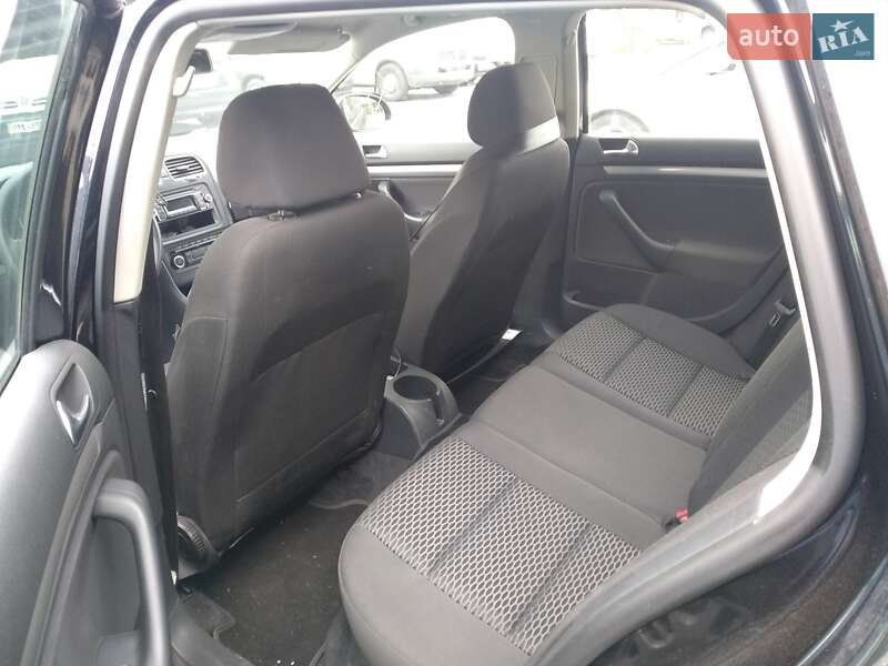 Универсал Volkswagen Golf 2011 в Киеве