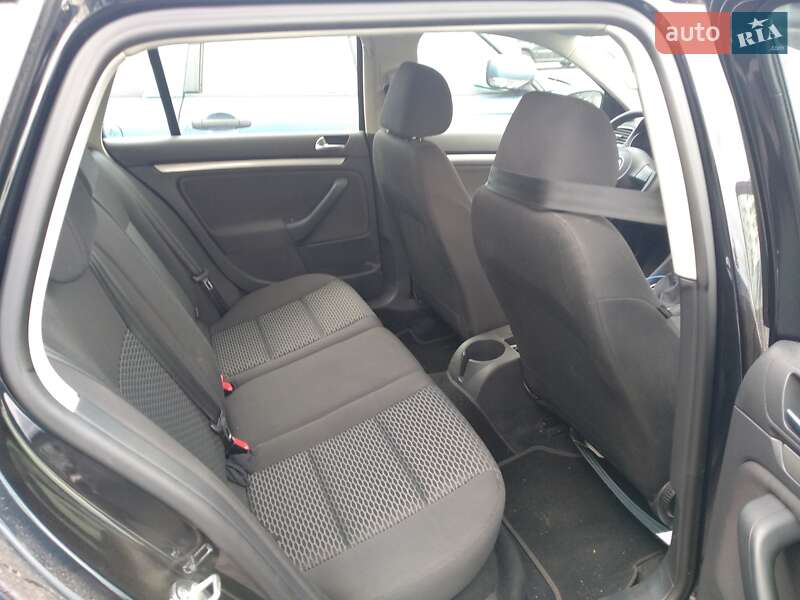 Универсал Volkswagen Golf 2011 в Киеве