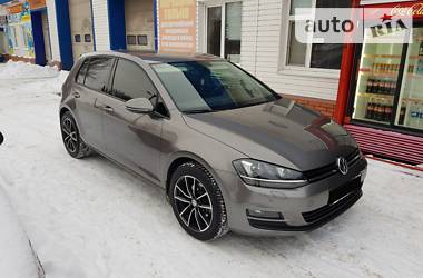 Хэтчбек Volkswagen Golf 2015 в Днепре