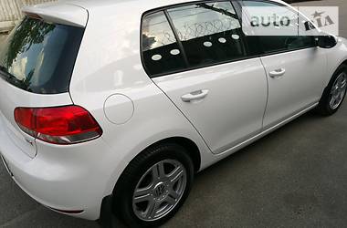 Хетчбек Volkswagen Golf 2012 в 