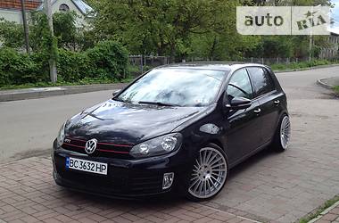 Хэтчбек Volkswagen Golf 2010 в Львове