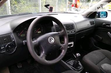 Хетчбек Volkswagen Golf 1998 в 