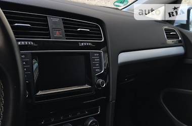 Універсал Volkswagen Golf 2014 в 