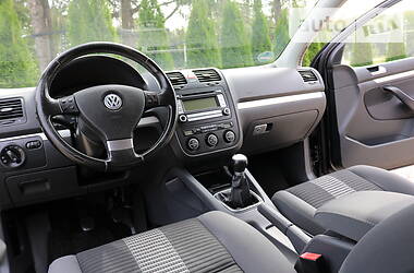 Хэтчбек Volkswagen Golf 2008 в Трускавце