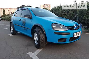 Хэтчбек Volkswagen Golf 2004 в Одессе