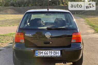 Хэтчбек Volkswagen Golf 1999 в Тростянце