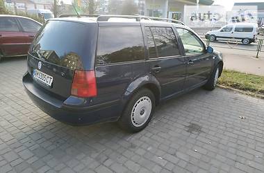 Универсал Volkswagen Golf 2001 в Коростене