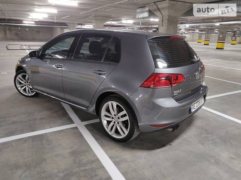Хэтчбек Volkswagen Golf 2015 в Днепре