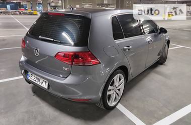 Хетчбек Volkswagen Golf 2015 в 