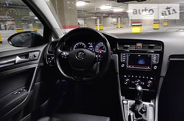 Хетчбек Volkswagen Golf 2015 в 