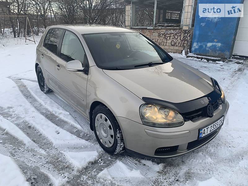 Хетчбек Volkswagen Golf 2004 в Івано-Франківську