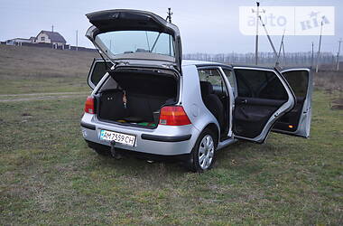 Хэтчбек Volkswagen Golf 1998 в Радомышле