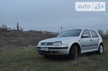 Хэтчбек Volkswagen Golf 1998 в Радомышле