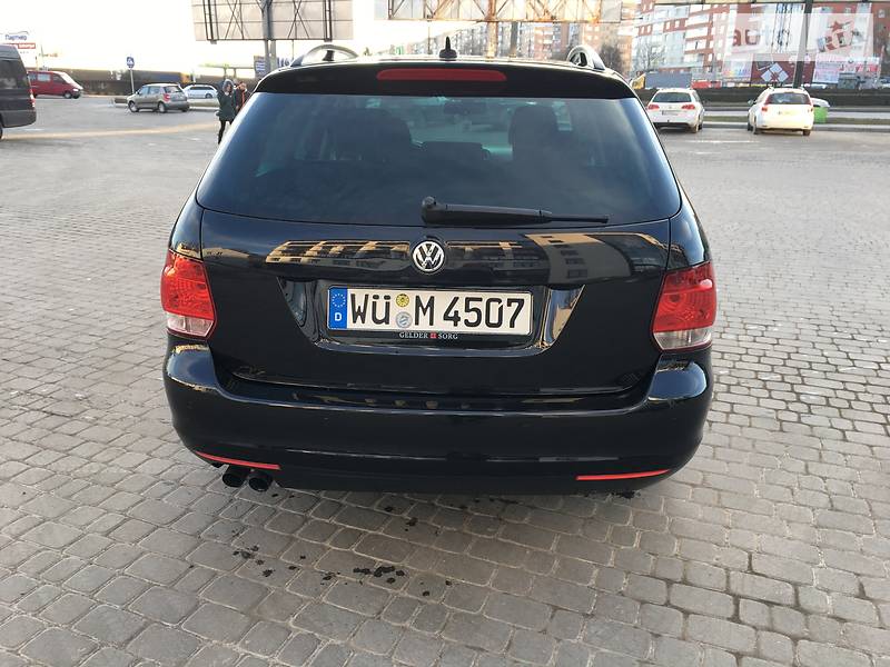 Універсал Volkswagen Golf 2009 в Тернополі
