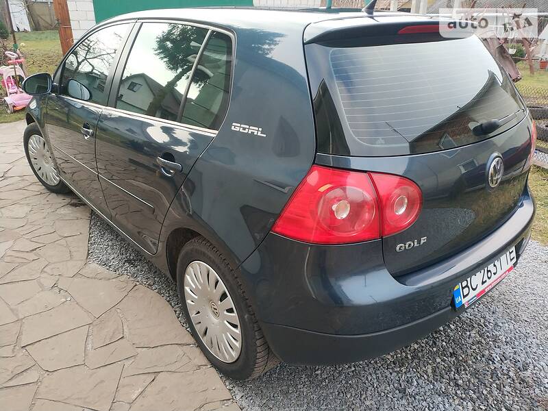 Хэтчбек Volkswagen Golf 2006 в Львове