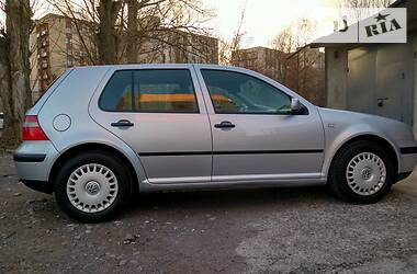 Хетчбек Volkswagen Golf 2002 в 