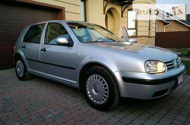 Хетчбек Volkswagen Golf 2002 в 