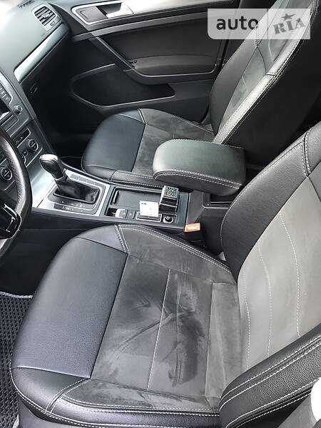 Хетчбек Volkswagen Golf 2013 в Черкасах
