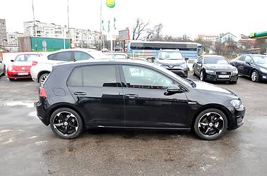 Хетчбек Volkswagen Golf 2013 в 