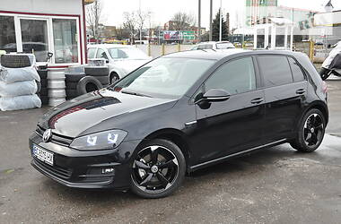 Хетчбек Volkswagen Golf 2013 в 