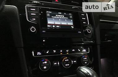 Хетчбек Volkswagen Golf 2013 в 