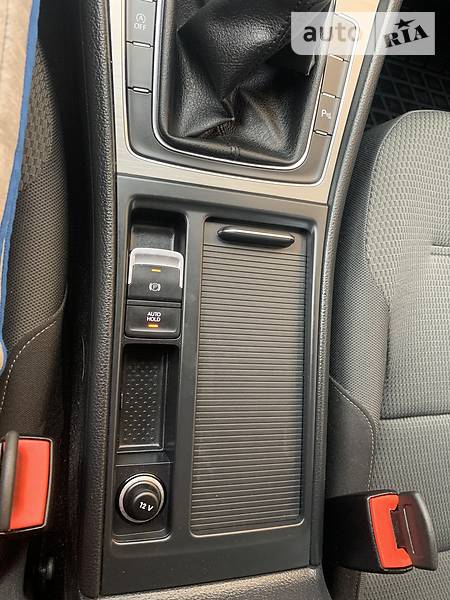 Універсал Volkswagen Golf 2014 в Золочеві