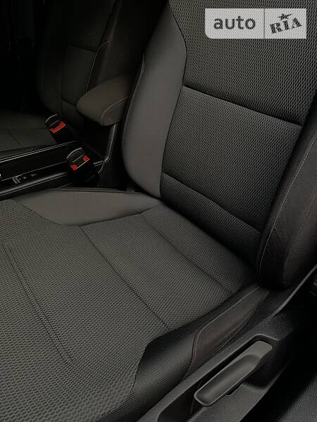 Універсал Volkswagen Golf 2014 в Золочеві