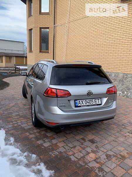 Універсал Volkswagen Golf 2014 в Золочеві
