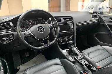 Хетчбек Volkswagen Golf 2015 в 