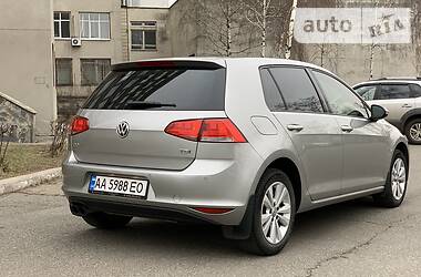 Хетчбек Volkswagen Golf 2014 в Києві