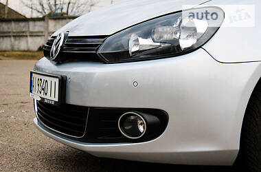 Універсал Volkswagen Golf 2012 в 