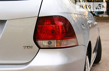 Універсал Volkswagen Golf 2012 в 