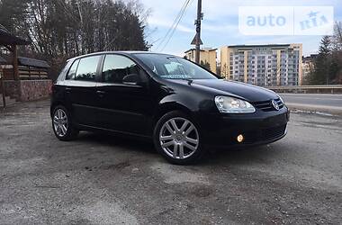 Хетчбек Volkswagen Golf 2004 в 