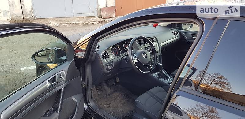 Хетчбек Volkswagen Golf 2013 в Києві